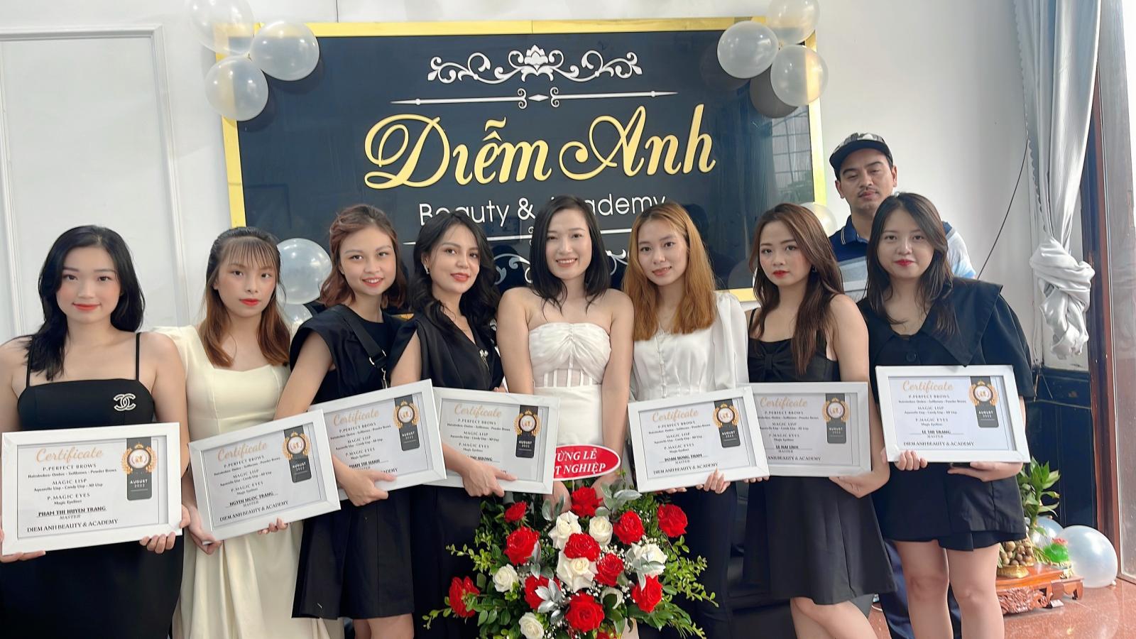 khóa học phun xăm